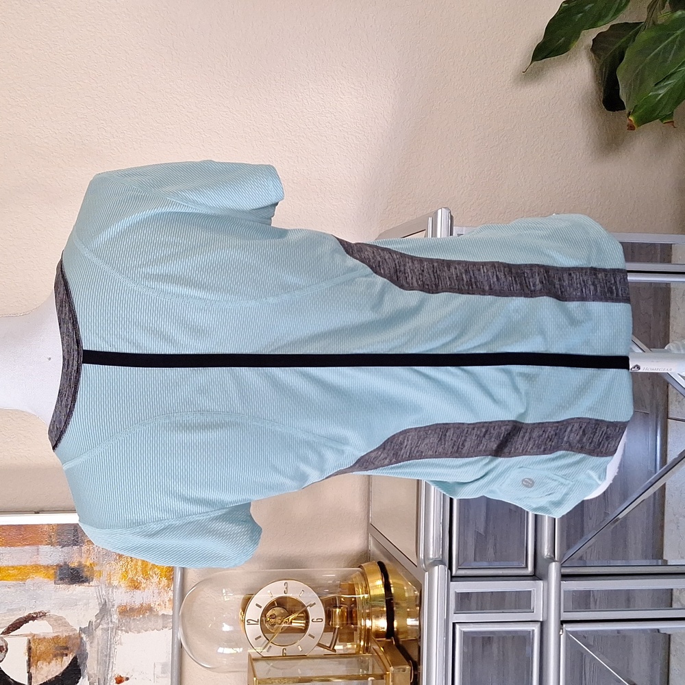Lululemon Stretchy Cap Sleeve Top Adjustable Toggle Waist Size 8 - Picture 2 of 6